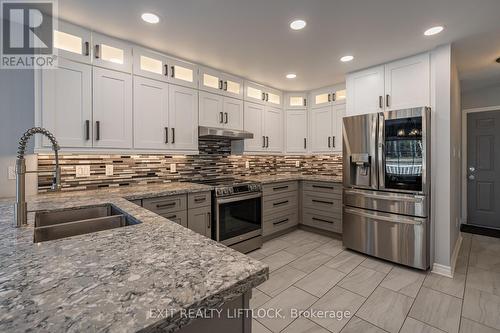 31474 Highway 28, Bancroft, ON - Indoor Photo Showing Kitchen With Double Sink With Upgraded Kitchen