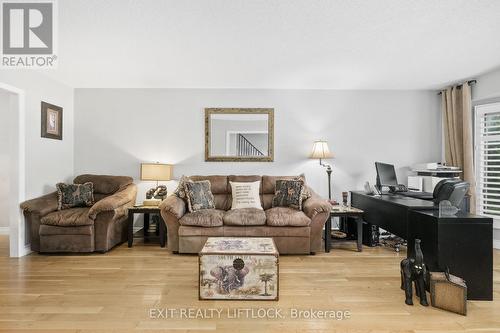 1357 Hetherington Drive, Peterborough (Northcrest), ON - Indoor Photo Showing Living Room