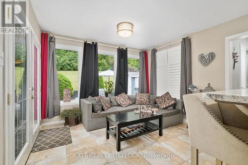 1357 Hetherington Drive, Peterborough (Northcrest), ON - Indoor Photo Showing Living Room