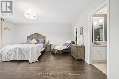 1357 Hetherington Drive, Peterborough (Northcrest), ON - Indoor Photo Showing Bedroom