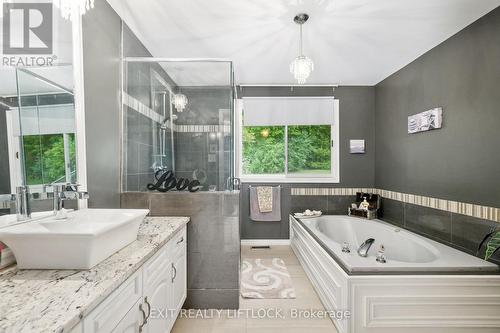 1357 Hetherington Drive, Peterborough (Northcrest), ON - Indoor Photo Showing Bathroom