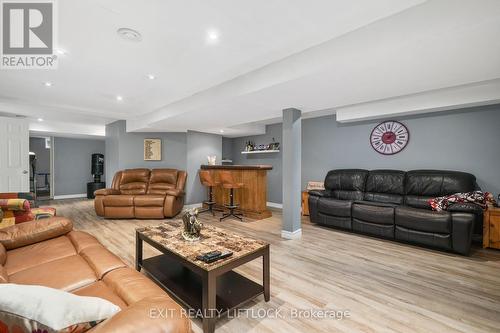 1357 Hetherington Drive, Peterborough (Northcrest), ON - Indoor Photo Showing Living Room