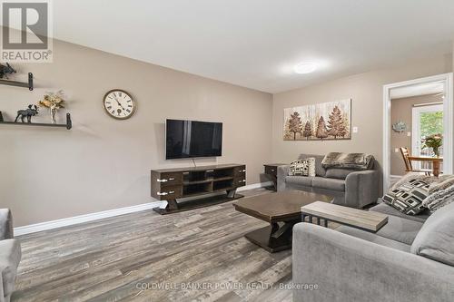 83 - 135 Andover Drive, London, ON - Indoor Photo Showing Living Room