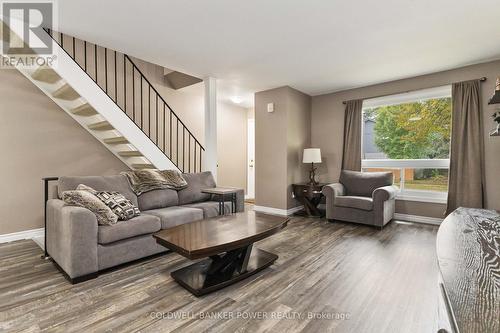 83 - 135 Andover Drive, London, ON - Indoor Photo Showing Living Room