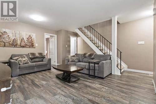 83 - 135 Andover Drive, London, ON - Indoor Photo Showing Living Room