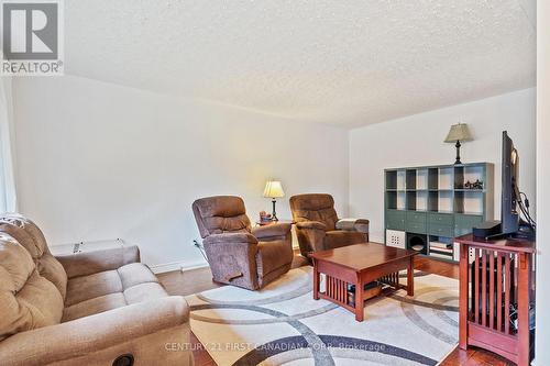 1055 Osgoode Drive E, London, ON - Indoor Photo Showing Living Room