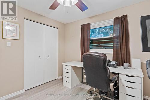 1055 Osgoode Drive E, London, ON - Indoor Photo Showing Office