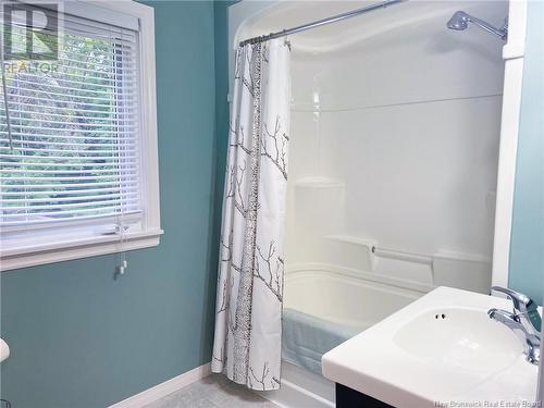 49 Fairview Drive, Moncton, NB - Indoor Photo Showing Bathroom