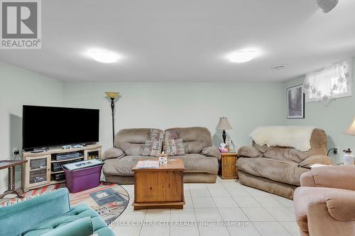 43 Coyne Street, St. Thomas, ON - Indoor Photo Showing Living Room