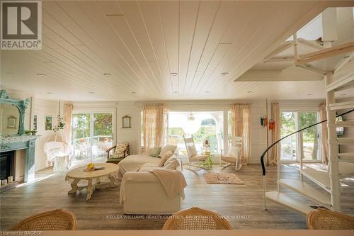 305 Bay Street, South Bruce Peninsula, ON - Indoor Photo Showing Living Room With Fireplace