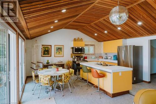 77 Shoreline Avenue, South Bruce Peninsula, ON - Indoor Photo Showing Dining Room