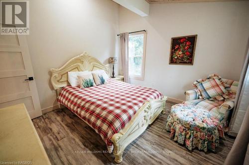 93 Shoreline Avenue, South Bruce Peninsula, ON - Indoor Photo Showing Bedroom