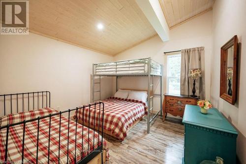 93 Shoreline Avenue, South Bruce Peninsula, ON - Indoor Photo Showing Bedroom