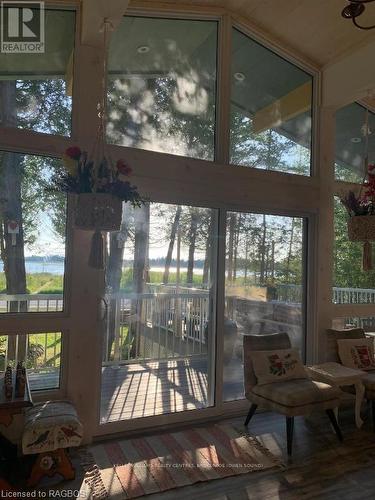 93 Shoreline Avenue, South Bruce Peninsula, ON - Indoor Photo Showing Other Room