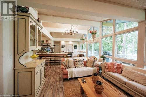 93 Shoreline Avenue, South Bruce Peninsula, ON - Indoor Photo Showing Living Room