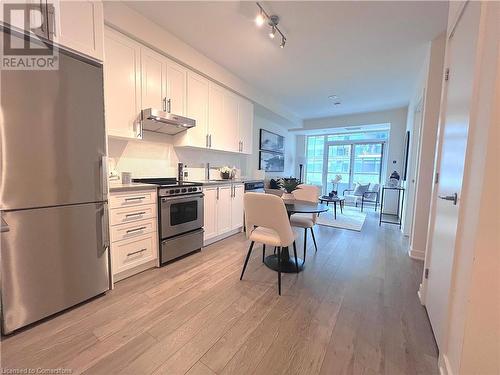 212 King William Street Unit# 807, Hamilton, ON - Indoor Photo Showing Kitchen