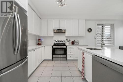 44 Devonsleigh Drive, Brampton, ON - Indoor Photo Showing Kitchen