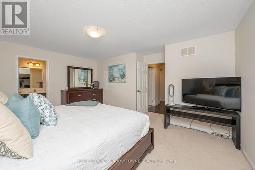 8 Seafair Crescent, Brampton, ON - Indoor Photo Showing Bedroom