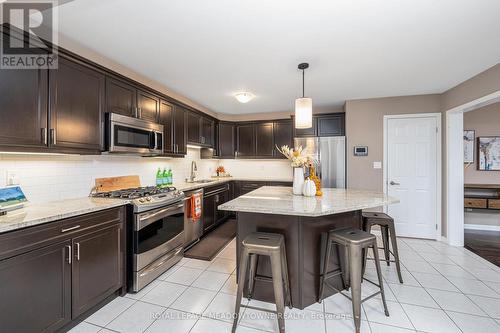 8 Seafair Crescent, Brampton, ON - Indoor Photo Showing Kitchen With Stainless Steel Kitchen With Upgraded Kitchen