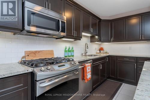 8 Seafair Crescent, Brampton, ON - Indoor Photo Showing Kitchen