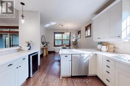 105 Stephens Street, Collingwood, ON - Indoor Photo Showing Kitchen