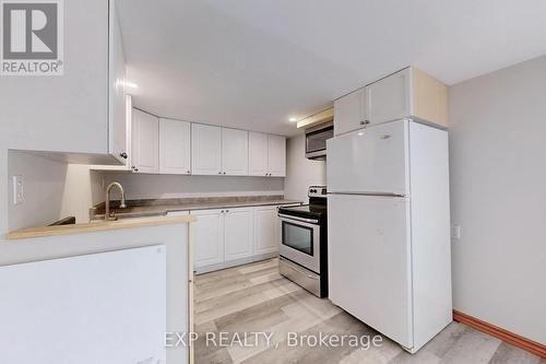 105 Stephens Street, Collingwood, ON - Indoor Photo Showing Kitchen