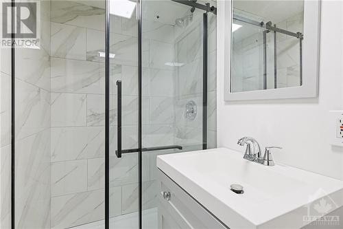 2833 Springland Drive, Ottawa, ON - Indoor Photo Showing Bathroom