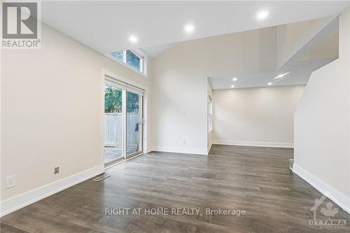 2833 Springland Drive, Ottawa, ON - Indoor Photo Showing Other Room