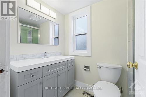 2833 Springland Drive, Ottawa, ON - Indoor Photo Showing Bathroom