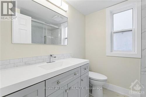 2833 Springland Drive, Ottawa, ON - Indoor Photo Showing Bathroom