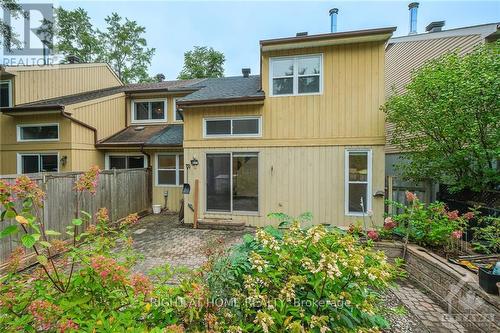 2833 Springland Drive, Ottawa, ON - Outdoor