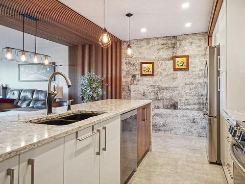 Cuisine - 3-262 Rue Notre-Dame, Repentigny (Repentigny), QC - Indoor Photo Showing Kitchen With Double Sink With Upgraded Kitchen