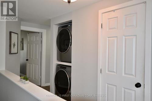 upstairs laundry - 294 Broadway Street, Tillsonburg, ON - Indoor Photo Showing Laundry Room