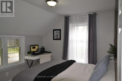 294 Broadway Street, Tillsonburg, ON - Indoor Photo Showing Bedroom