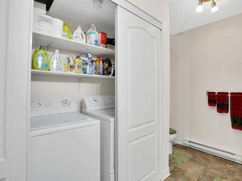 Laundry room - 308 Rue Michel-Morvan, Thurso, QC - Indoor Photo Showing Laundry Room