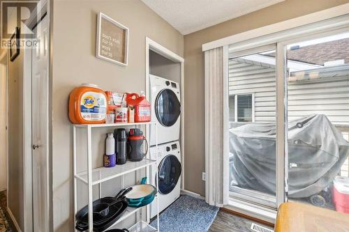 Both suites have their own laundry - 111 Erin Meadow Green Se, Calgary, AB 