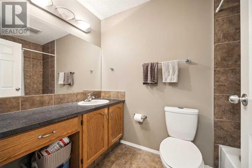 Full 4-piece bathroom - 111 Erin Meadow Green Se, Calgary, AB 