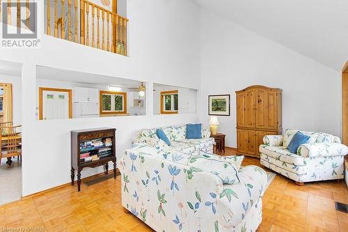 Current layout lends itself to opening up the knee walls between the kitchen/dining areas and Great Room. - 139 Ivy Drive, Georgian Bluffs, ON - Indoor