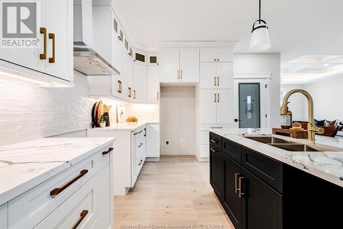 1582 Jasperson Drive, Kingsville, ON - Indoor Photo Showing Kitchen With Double Sink