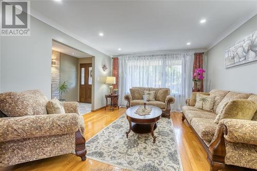 1863 Heatherstone Way, Lasalle, ON - Indoor Photo Showing Living Room