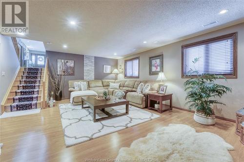 1863 Heatherstone Way, Lasalle, ON - Indoor Photo Showing Living Room