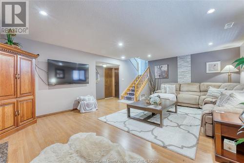 1863 Heatherstone Way, Lasalle, ON - Indoor Photo Showing Living Room