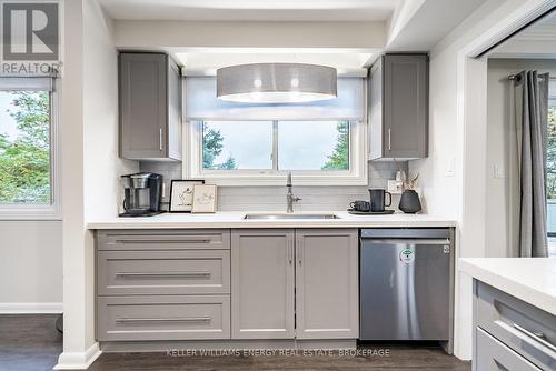 846 Pinecrest Road, Oshawa (Pinecrest), ON - Indoor Photo Showing Kitchen