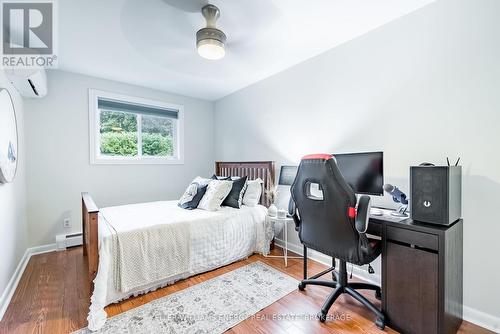 846 Pinecrest Road, Oshawa (Pinecrest), ON - Indoor Photo Showing Bedroom