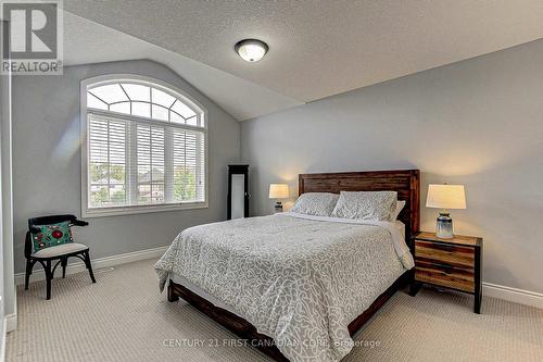 1921 Ballymote Avenue S, London, ON - Indoor Photo Showing Bedroom