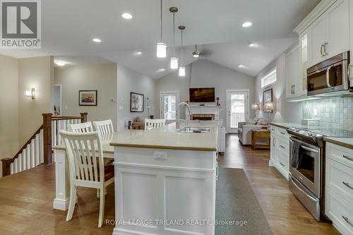 57 - 120 Southgate Parkway, St. Thomas, ON - Indoor Photo Showing Kitchen With Upgraded Kitchen