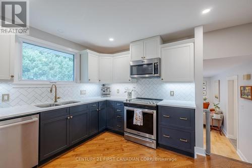 807 Lenore Street, London, ON - Indoor Photo Showing Kitchen