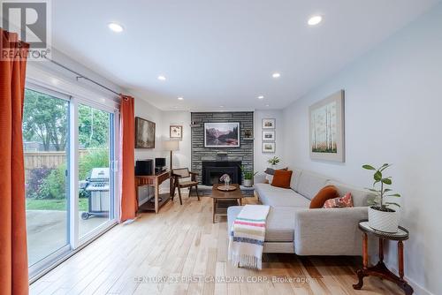 807 Lenore Street, London, ON - Indoor Photo Showing Living Room