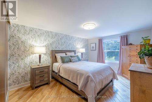 807 Lenore Street, London, ON - Indoor Photo Showing Bedroom