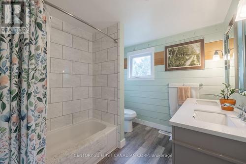 807 Lenore Street, London, ON - Indoor Photo Showing Bathroom